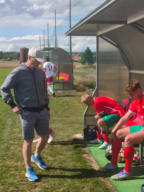 Zbraslav „B“ – Moravské Bránice 0:2 (0:1) — fotka 60